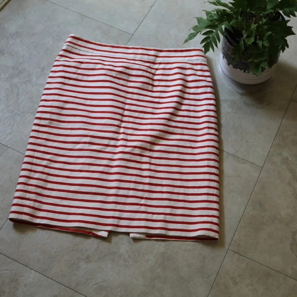 J. CREW No. 2 Pencil Skirt in Deck Stripe Style # 82131 - Red, Size 2 - Picture 11 of 16